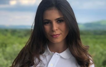 „Nu mai fiți săraci” – urarea de sărbători a președintei APP Tineret, profesoară de franceză