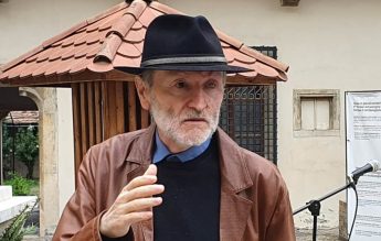 Cartea unui profesor dovedit plagiator va fi retrasă din toate bibliotecile