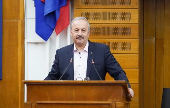 Vasile Dîncu: Am solicitat prelungirea termenelor pentru prezentarea Legilor educației în coaliție și în guvern