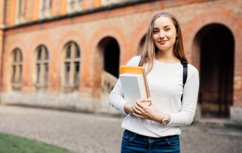 Locuri disponibile la un forum Erasmus+. Profesorii și directorii de școli pot descoperi oportunități de colaborare