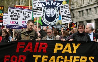 Profesorii din Anglia şi Ţara Galilor intră în grevă de la 1 februarie