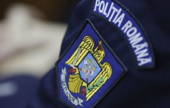Un elev de 12 ani a fost bătut de tatăl unui coleg, la școală