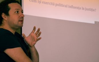 Ovidiu Vanghele, profesor asociat la FJSC: Mă bucur că ați vorbit, studenți. Nu vă opriți. Vorbiți!