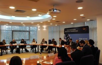 ”Generația viitoare: inserția tinerilor pe piața muncii” – dezbatere organizată de Universitatea Româno-Americană