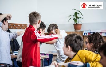 81% dintre elevi, martori ai situațiilor de amenințare, umilire sau violență fizică, în școala unde învață – analiză Salvați Copiii