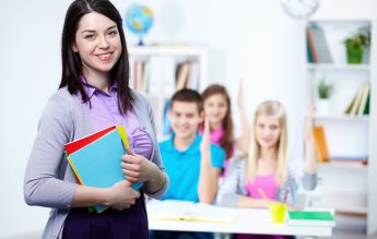 Iulian Cristache: Salarizarea profesorilor să fie urmată de un sistem de monitorizare și control al calității activității didactice