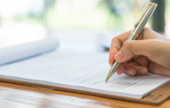 O absolventă care a obținut media 9,98 la bacalaureat vrea să facă contestație
