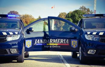 Tineri cu droguri, „săltați” de jandarmi din curtea unui liceu