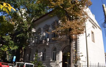 USR: Din bugetul AOSR, o falsă academie, se poate asigura masa caldă pentru 650.000 de copii