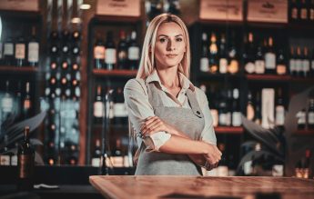 Proiect USR: vânzătorii de țigări și alcool să poată cere buletinul clienților, pentru  verifica dacă sunt majori