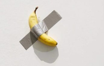 Un student la Arte a mâncat o banană dintr-o operă vândută cu 120.000 de dolari