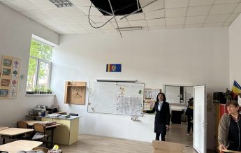 Tavanul s-a prăbușit într-o sală de clasă a unei școli din Piatra-Neamț