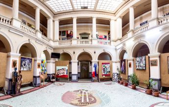 Profesor bătut de soțul directoarei unui liceu din Sibiu, din cauza mediilor neîncheiate