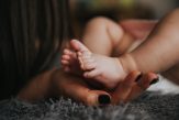 Elevele care au întrerupt cursurile din cauza sarcinii se pot reînmatricula la școală în orice moment