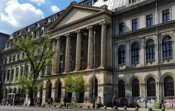 Universitatea din București se solidarizează cu SNSPA în fața atacurilor AUR