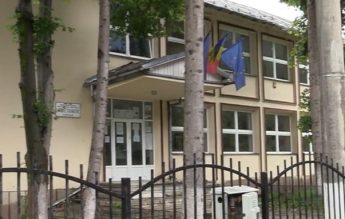 Profesoară concediată pentru abuz, bullying şi presiuni făcute asupra elevilor pentru a-i plăti meditații