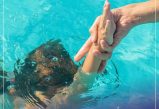 Cum ajuți pe cineva care se îneacă. Ritmul piesei ”Stayin’ Alive” poate fi util