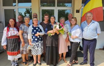 O profesoară în vârstă de 80 de ani și-a reîntâlnit prima generație de elevi. Catalogul promoției 1973, strigat din nou