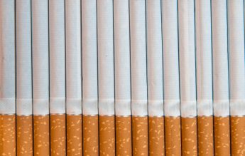 OFICIAL Şcolile nu pot încheia parteneriate cu ong-uri finanțate de companii de tutun sau din industria alcoolului