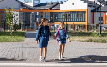 Școala primară în Elveția, descrisă de o mamă româncă: Teme săptămânale, înot obligatoriu, atenție la nevoile fiecărui copil