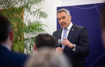 DERAPAJ Cancelarul Austriei: Copiii din familii sărace să mănânce la McDonald`s