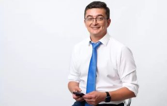 Senatorul PNL Adrian Hatos solicită realizarea unui „ghid de perspective ocupaționale” și în România