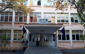 Elev înjunghiat de un coleg cu un briceag, la o școală din București