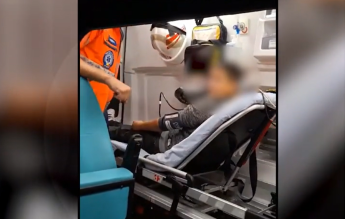 Un elev a ajuns la spital după ce ar fi fost bătut de profesoară în timpul orei