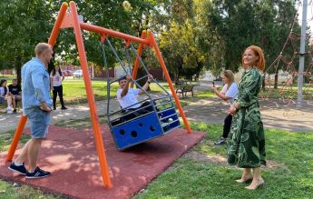 Loc de joacă incluziv pentru copiii cu dizabilități, într-un parc din Oradea