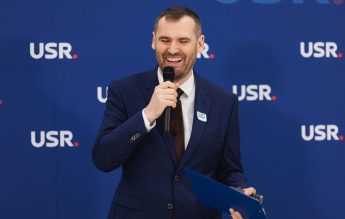 Viceprimarul USR din Sectorul 3, dus la Poliție, după ce s-a filmat în toaleta unei şcoli – News.ro