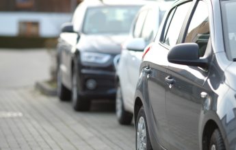Ciprian Ciucu: Când ne așteptăm copilul în mașină, cu motorul pornit, le facem rău tuturor copiilor