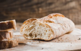 14% dintre copiii din grupa 15-18 ani mănâncă o pâine sau mai mult pe zi – studiu