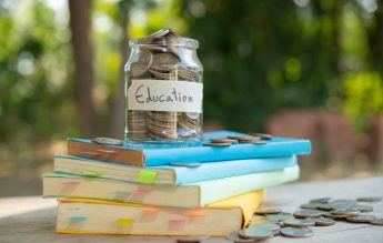 Ministerul Educației vrea programe de educație financiară destinate cadrelor didactice