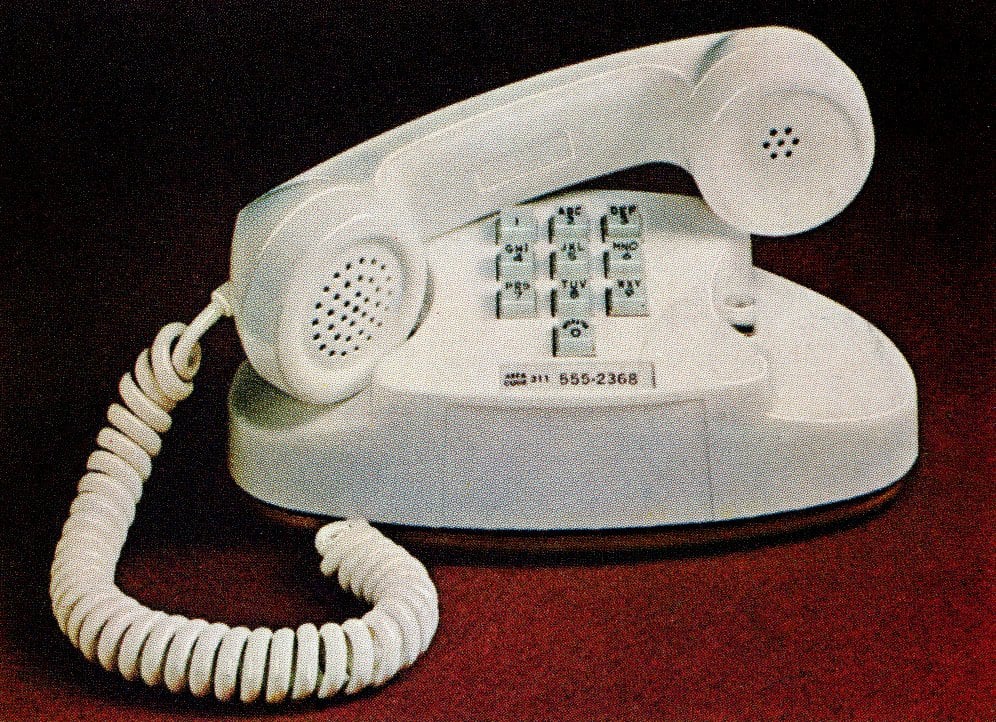 18 noiembrie 1963: Se lansează primul telefon cu butoane