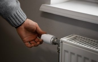 14 grade Celsius în clase, la un liceu din Iași. Părinții elevilor s-au adresat Primăriei