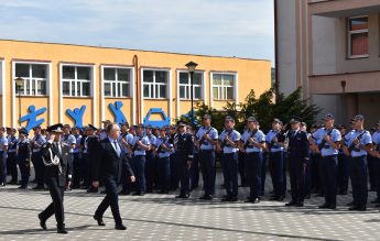 Mâncare cu viermi, servită elevilor de la Școala de Poliție din Cluj-Napoca, conform presei locale
