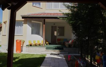 Grădinița neautorizată, unde un copil s-a înecat și a murit ulterior la spital, avea angajați la negru