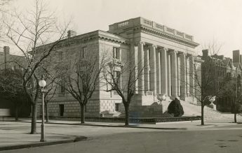 4 ianuarie 1902: Se înființează Carnegie Institution of Washington, reputatul centru de cercetare științifică fondat de un magnat