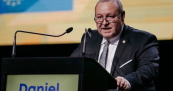 Fenechiu acuză „lipsă de sinceritate” la Academia Română și retrage proiectul pentru mandatele nelimitate