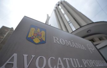 Avocatul Poporului atacă la CCR legea care acordă burse de merit elevilor cu medii sub 5 și deținuților
