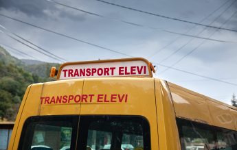 Salvați Copiii România susține protestul asociațiilor de elevi pe tema transportului gratuit