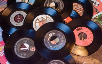 10 ianuarie 1949: apar discurile „single”