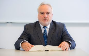 Inventatorul aparatului de scanare a palmelor: ”Cu sistemul meu se pot face și prostii”