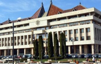 CJ Harghita caută avocați pentru a da în judecată Ministerul Educației