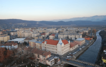 Bătaie între mai multe eleve la o şcoală din Haţeg