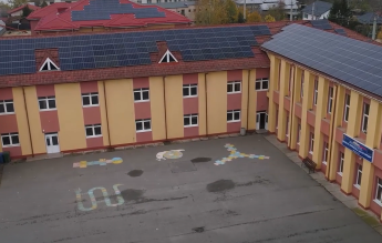 O școală din Dolj are cea mai mare centrală cu panouri fotovoltaice din țară