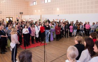 Profesori primiți cu mic dejun și covor roșu, la un liceu din București