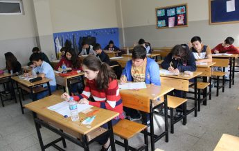 Peste 146.000 de elevi vor participa la simularea de bacalaureat, estimează Min. Educației