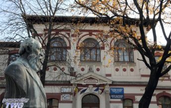 Profesorul de religie acuzat că a făcut propagandă legionară în școală e cercetat de procurori