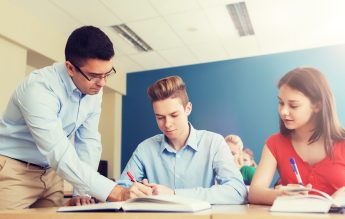 8 strategii pentru a câștiga respectul elevilor, transmise către profesori de Min. Educației